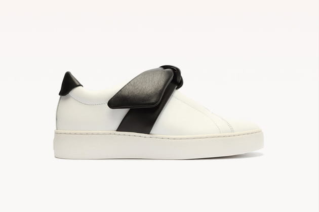 Baskets &agrave; n&oelig;ud asym&eacute;trique