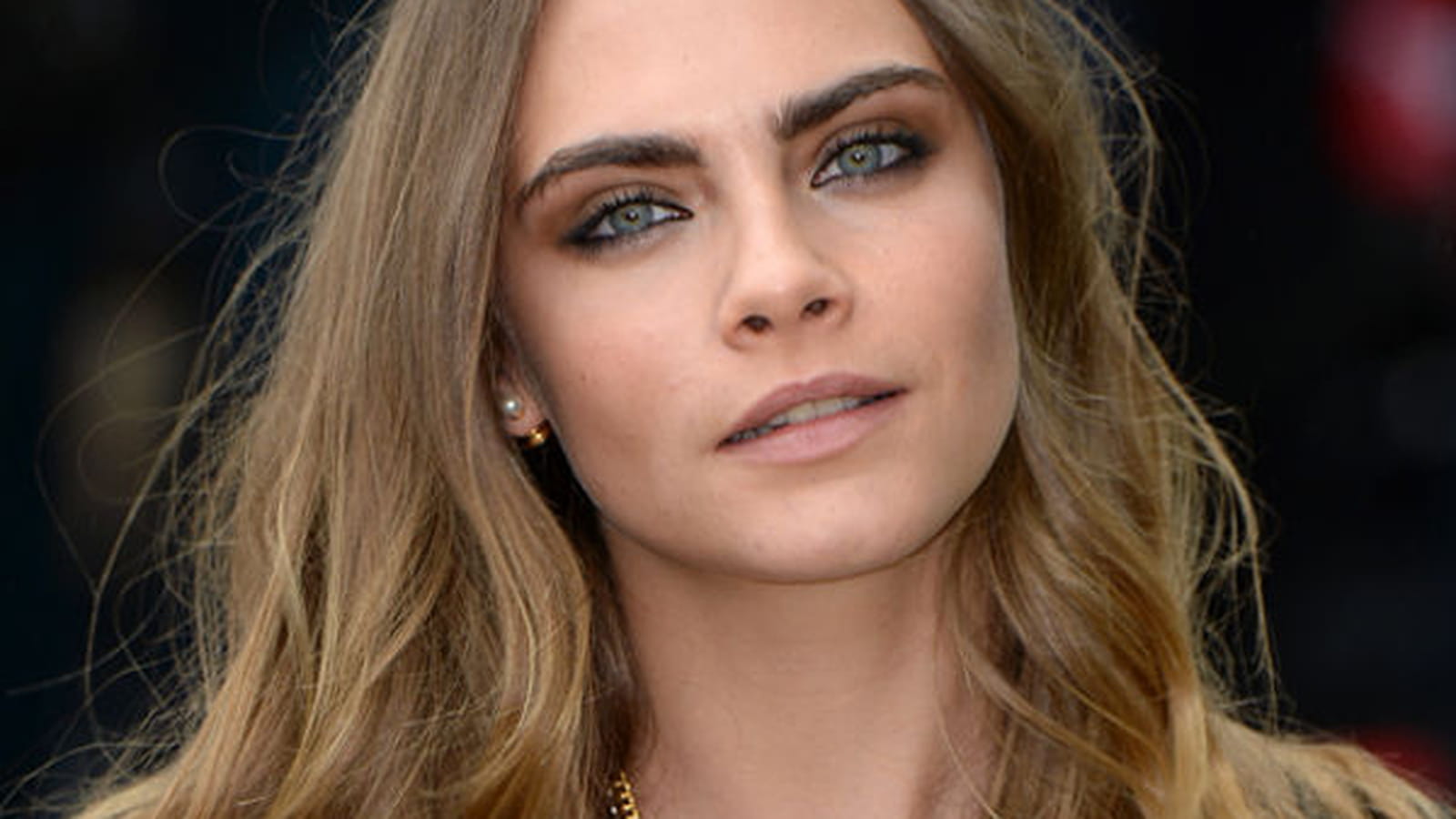Cara Delevingne, cheveux longs