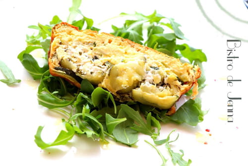 Cake aux courgettes, fêta et fromage de chèvre