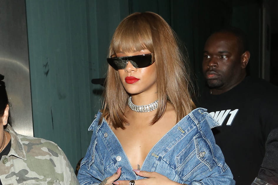 Le carr&eacute; long &agrave; frange et color&eacute; de Rihanna