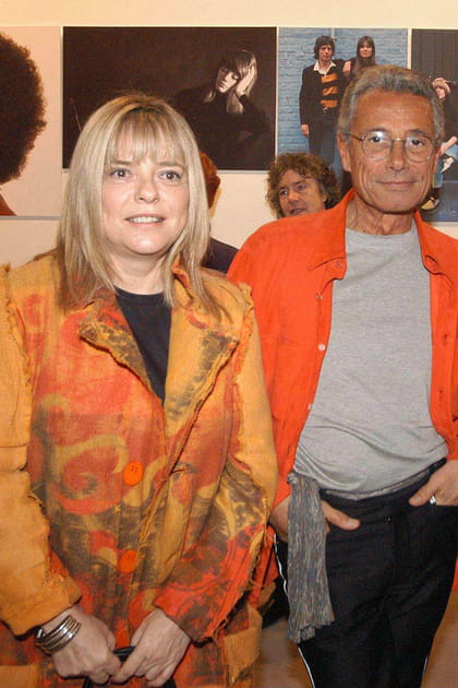 France Gall en veste jaune imprim&eacute;e