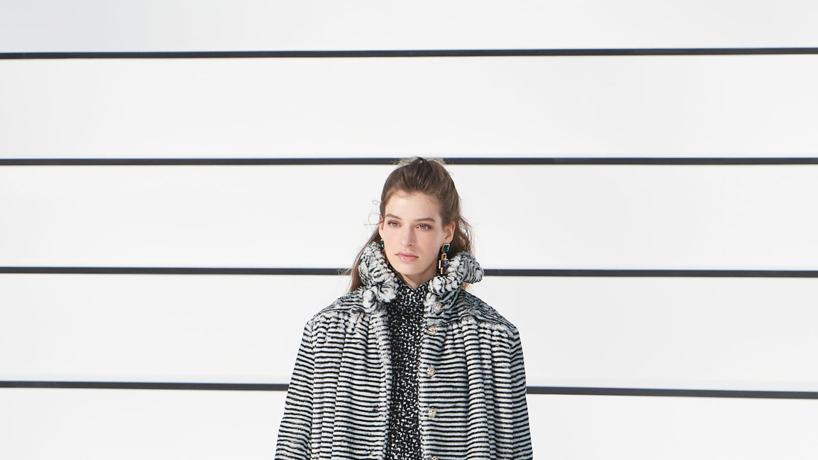 Look 18