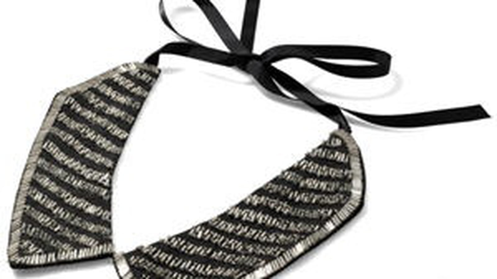 Collier col noir et argent de New Yorker