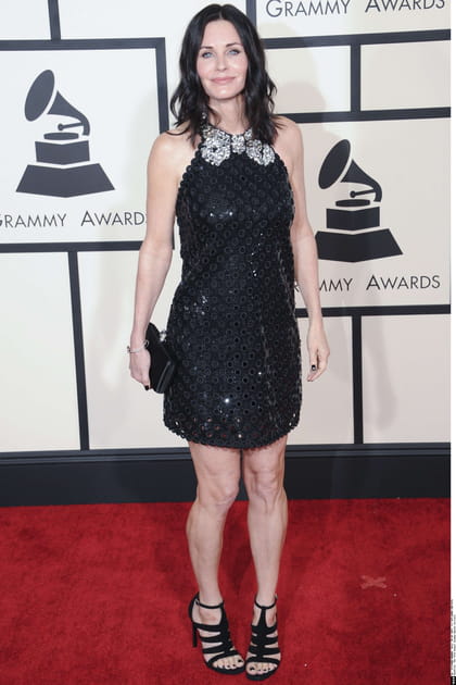 Courteney Cox en robe mini à strass