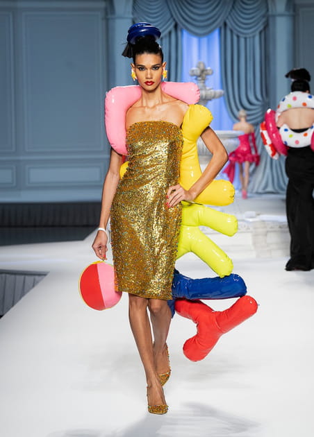 Look 52&nbsp;du d&eacute;fil&eacute; Moschino