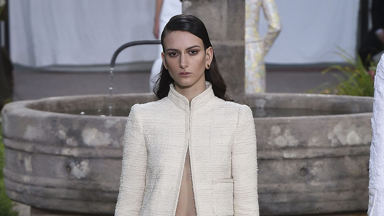 Look 30