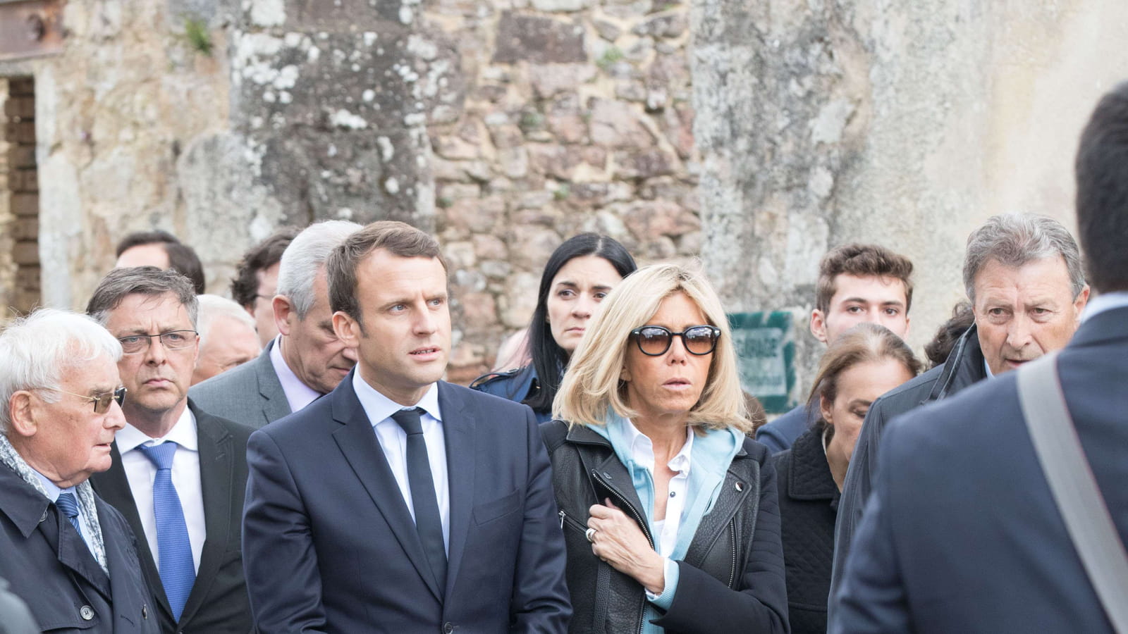 Recueillis, à Oradour-sur-Glane