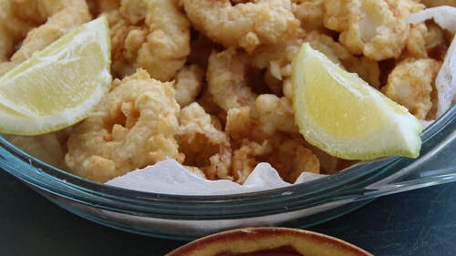 Calamars à la romaine sauce à l'aneth