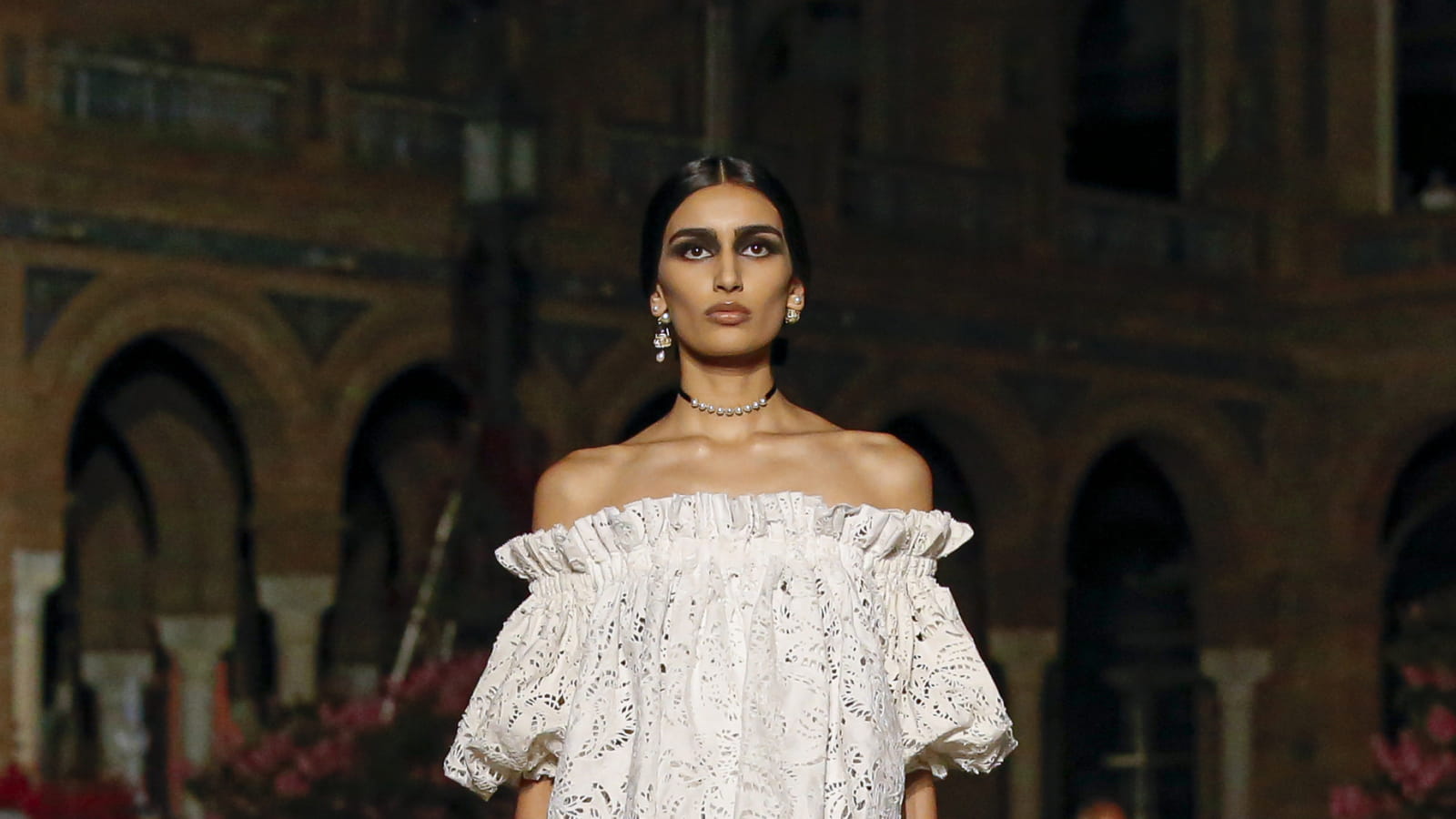 Look 18