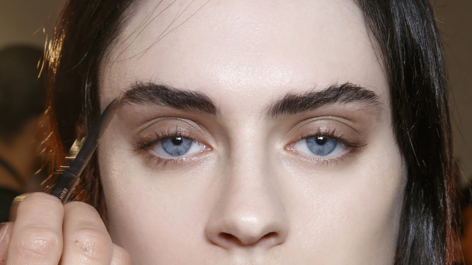 Le crayon à sourcils