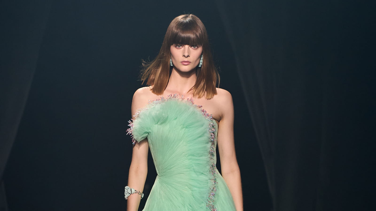 Look 16