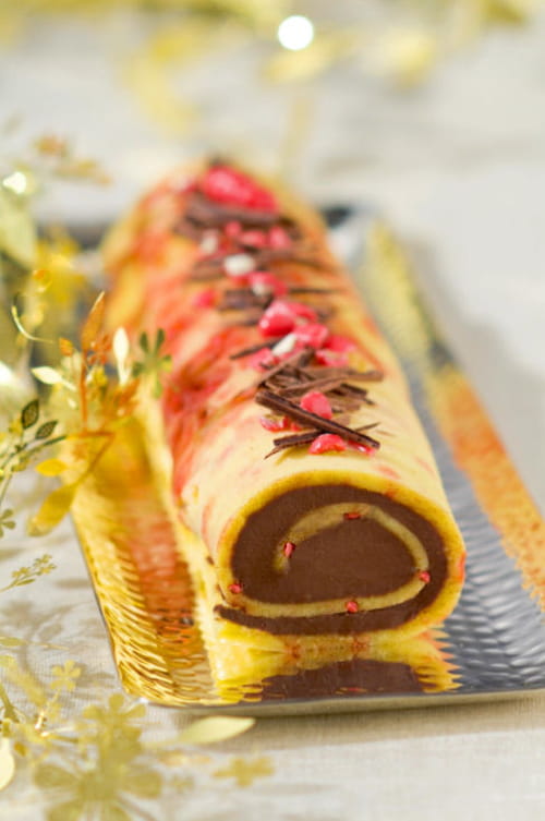Bûche au chocolat et pralines roses