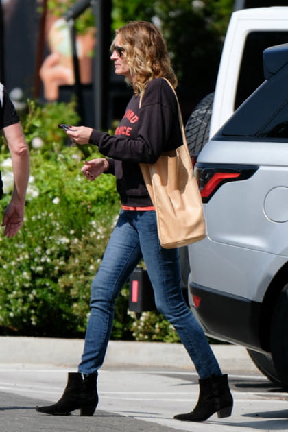 Julia Roberts en jean et boots