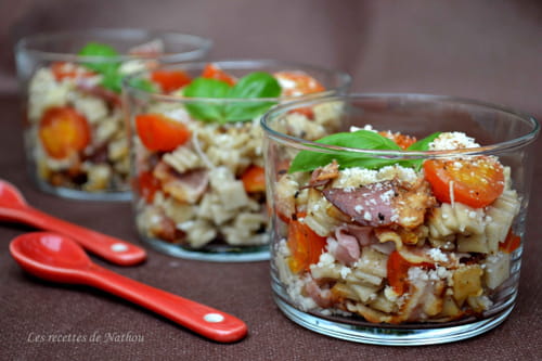 Verrines de crozets à la pancetta grillée et tomates cerise poêlées au miel