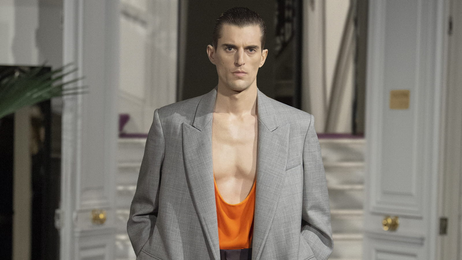 Look 13 du défilé Valentino