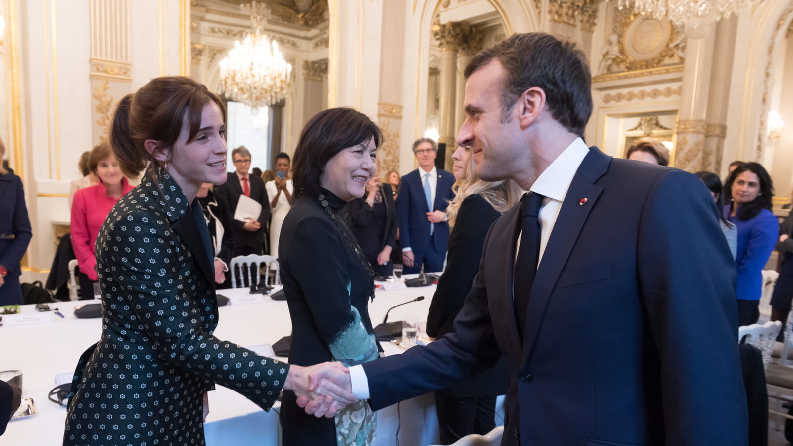 Emmanuel Macron accueille Emma Watson à l'Elysée 