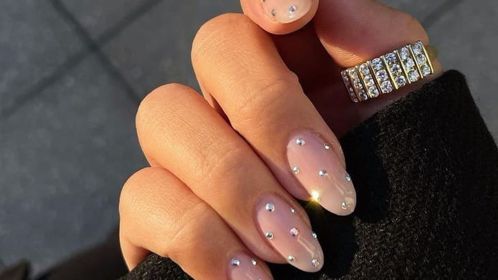 Manucure à strass