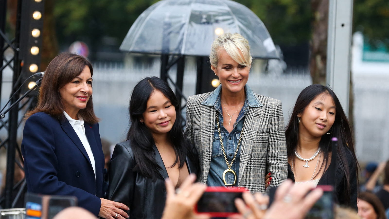 Joy, Jade, Laeticia Hallyday et la maire de Paris, Anne Hidalgo