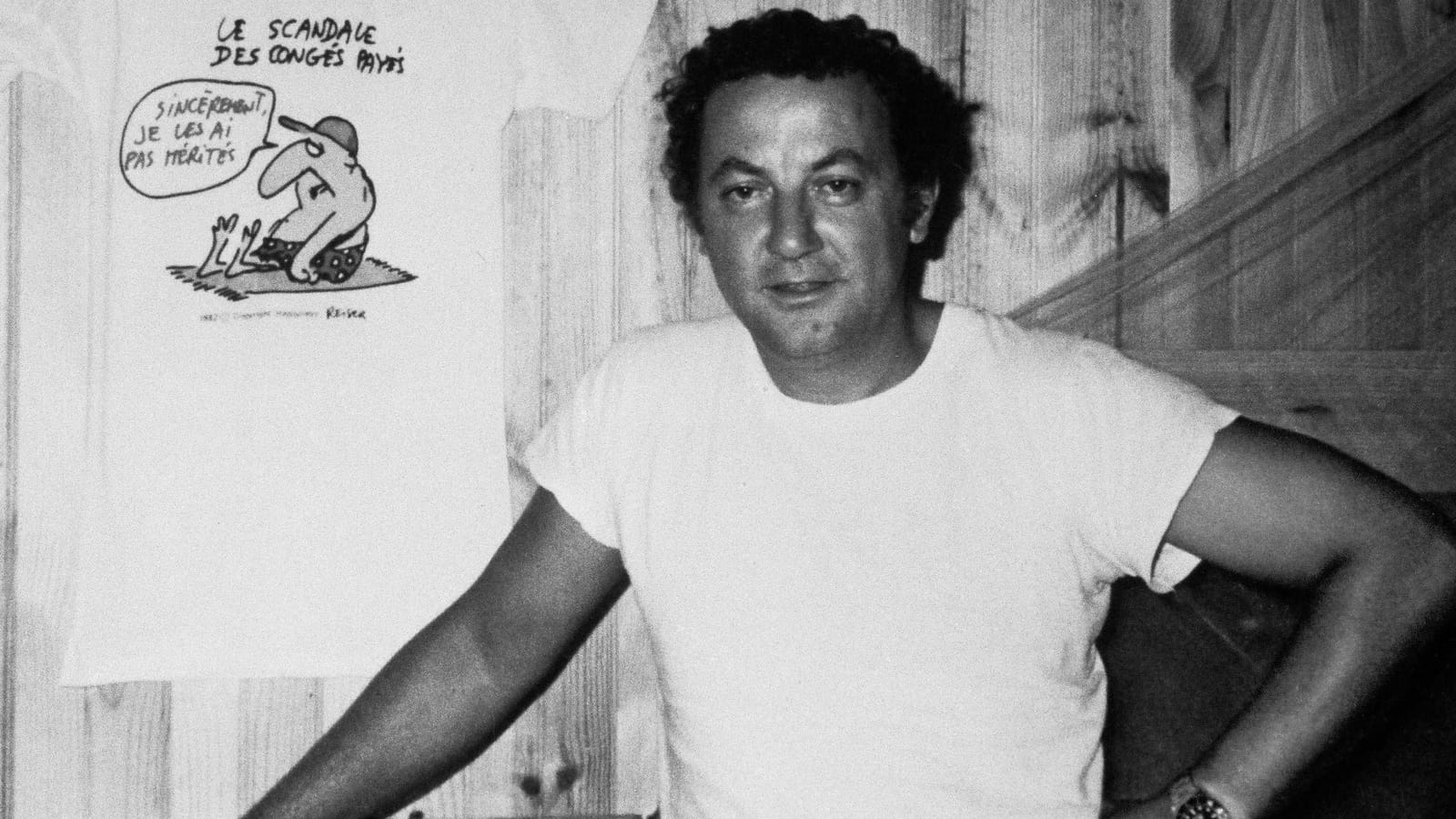 Coluche prend la pose 