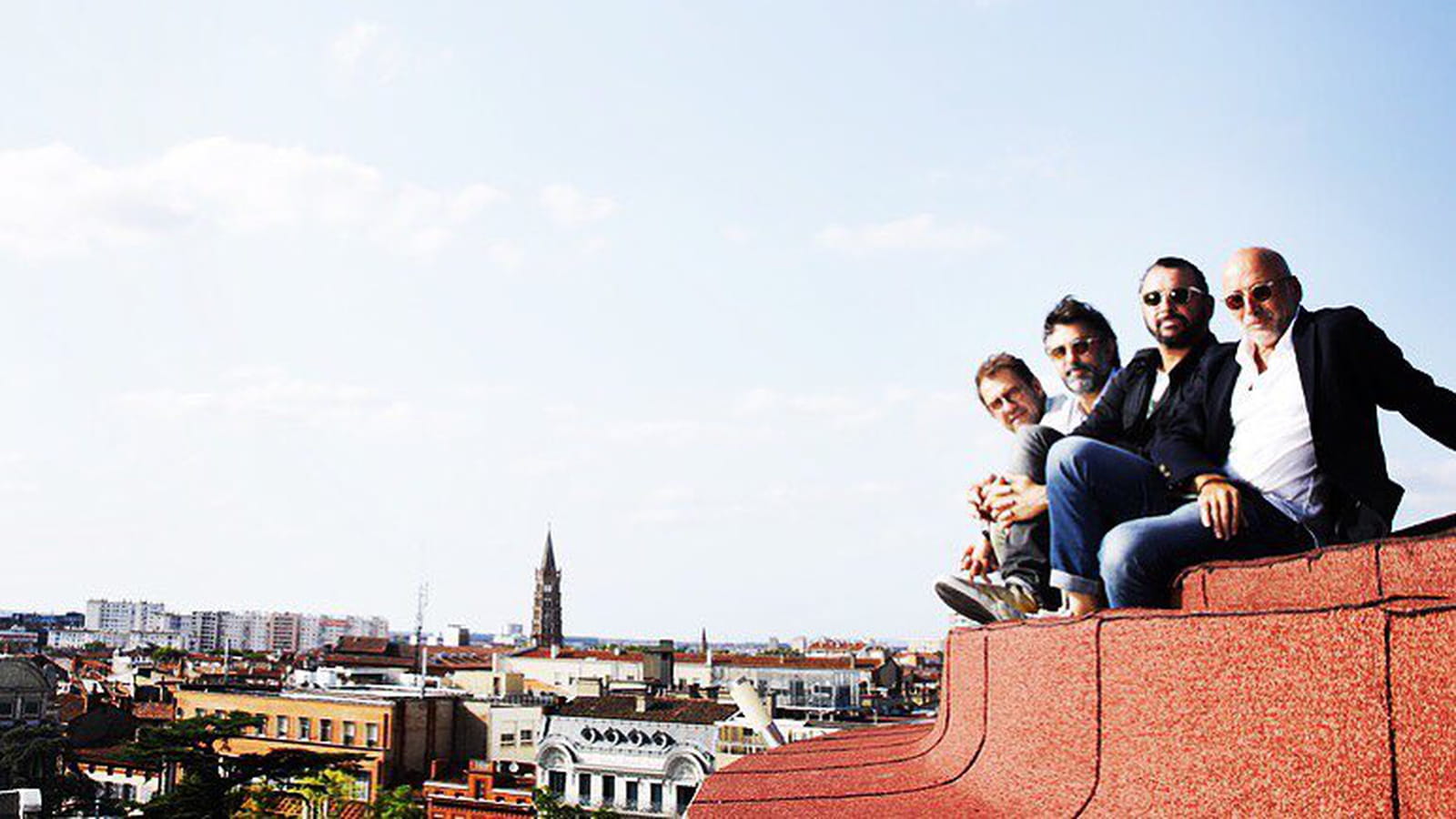 Il domine Toulouse du haut d'un rooftop 