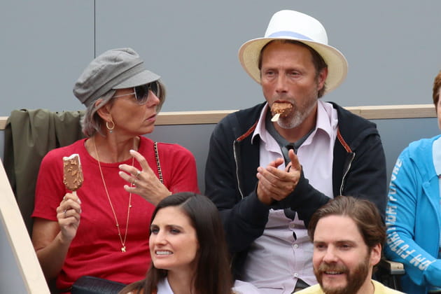 Mads Mikkelsen et sa femme Hanne Jacobsen se rafraîchissent
