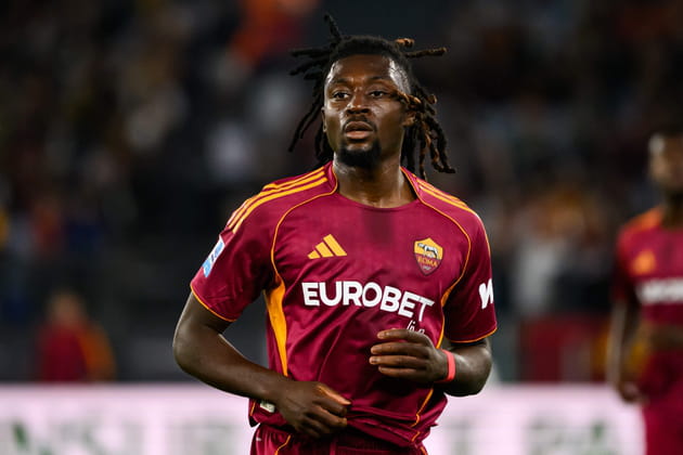 Manu Kon&eacute; (milieu de terrain)