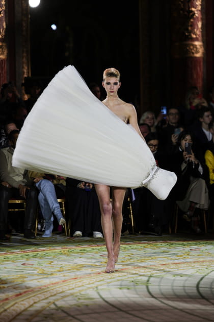 Look 18 du défilé Viktor&Rolf