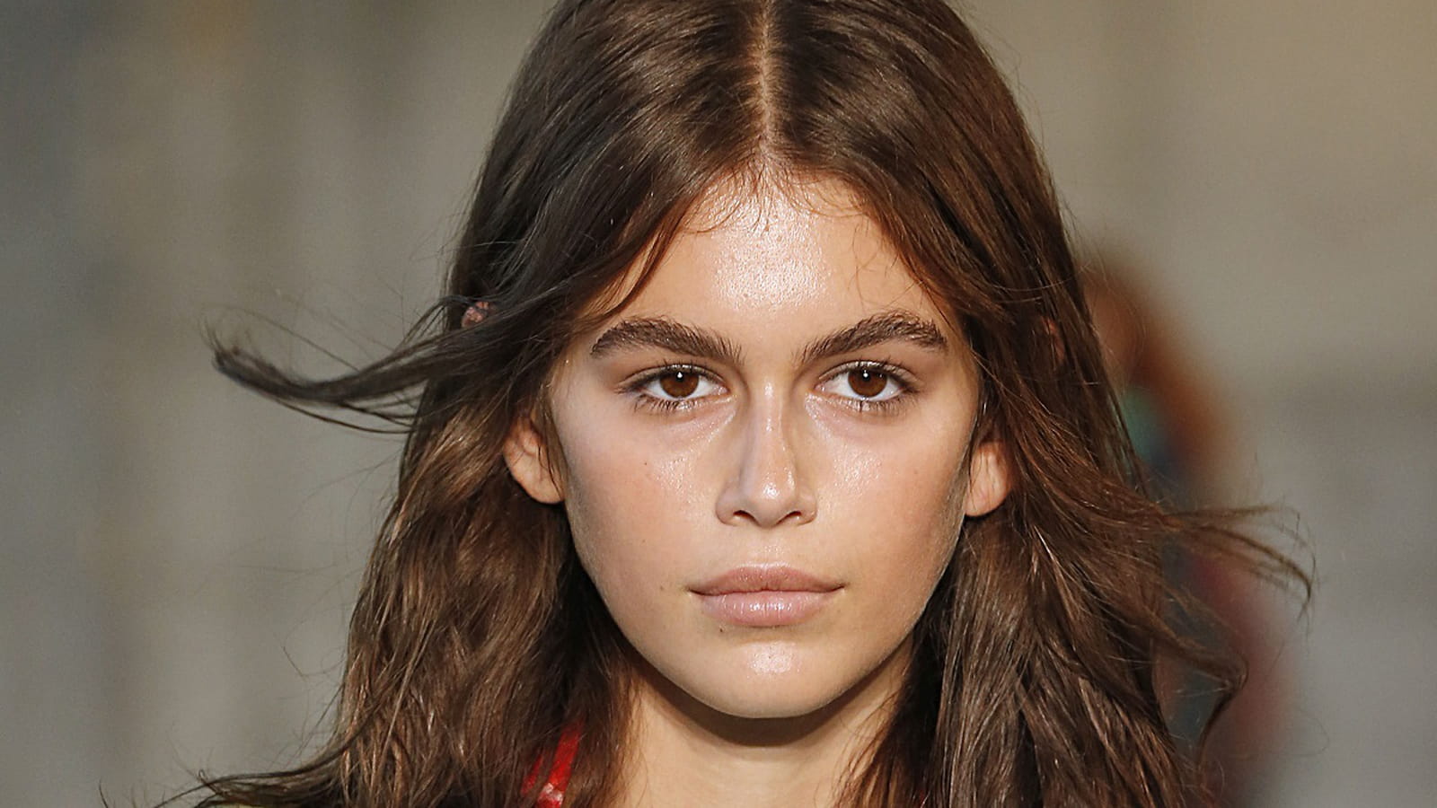 Kaia Gerber, cheveux longs