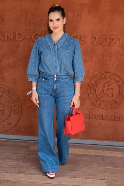 Joyce Jonathan en combinaison en jean