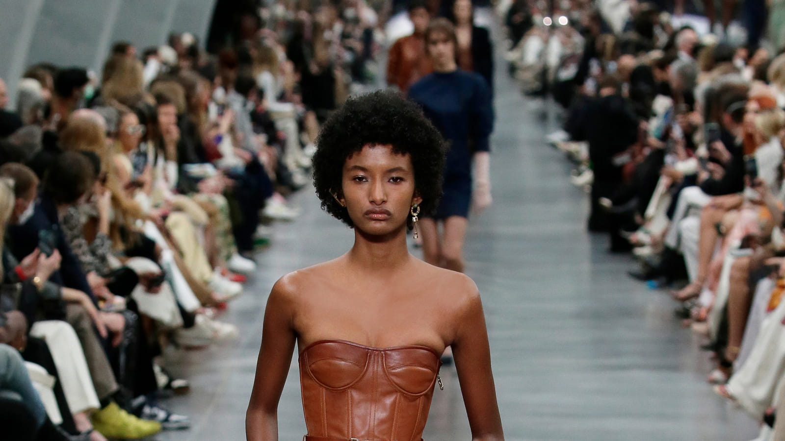 Look 27