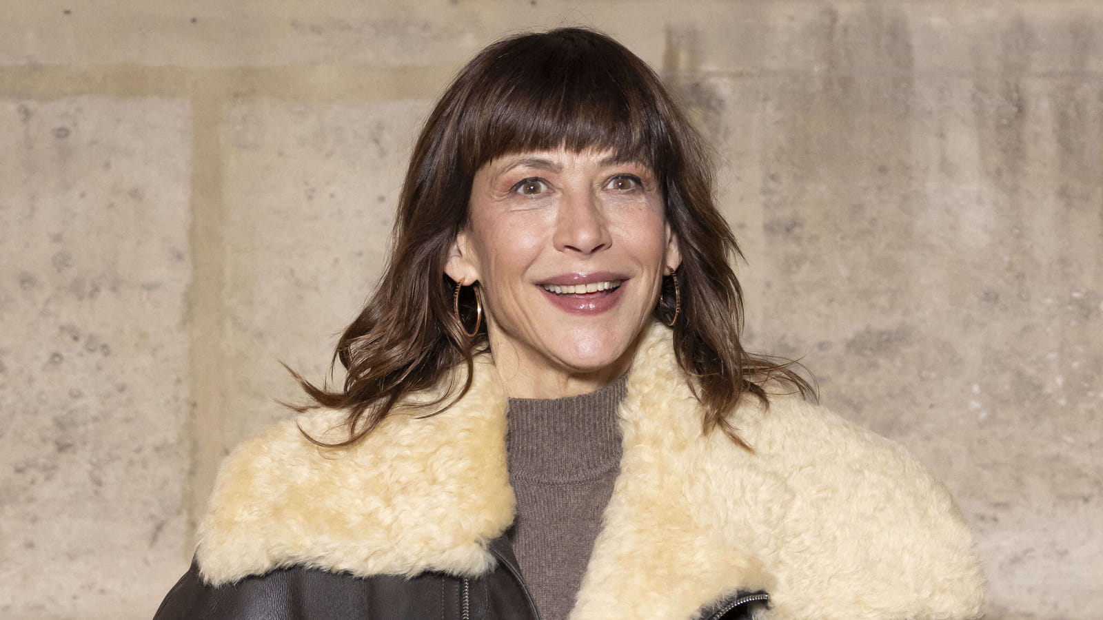 Sophie Marceau affronte le froid parisien avec cette veste confortable, Vanessa Paradis a trouvé la robe parfaite après 50 ans