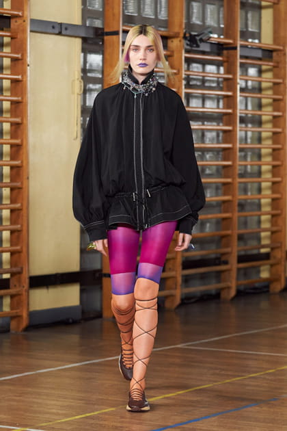 D&eacute;fil&eacute; Kiko Kostadinov printemps-&eacute;t&eacute; 2023