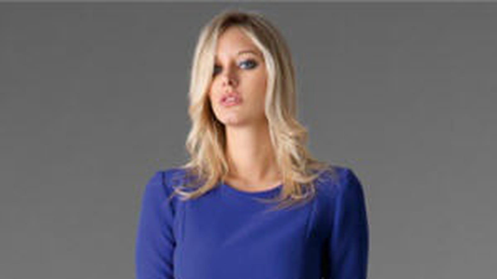 Robe bleu lavande de Caroline Biss