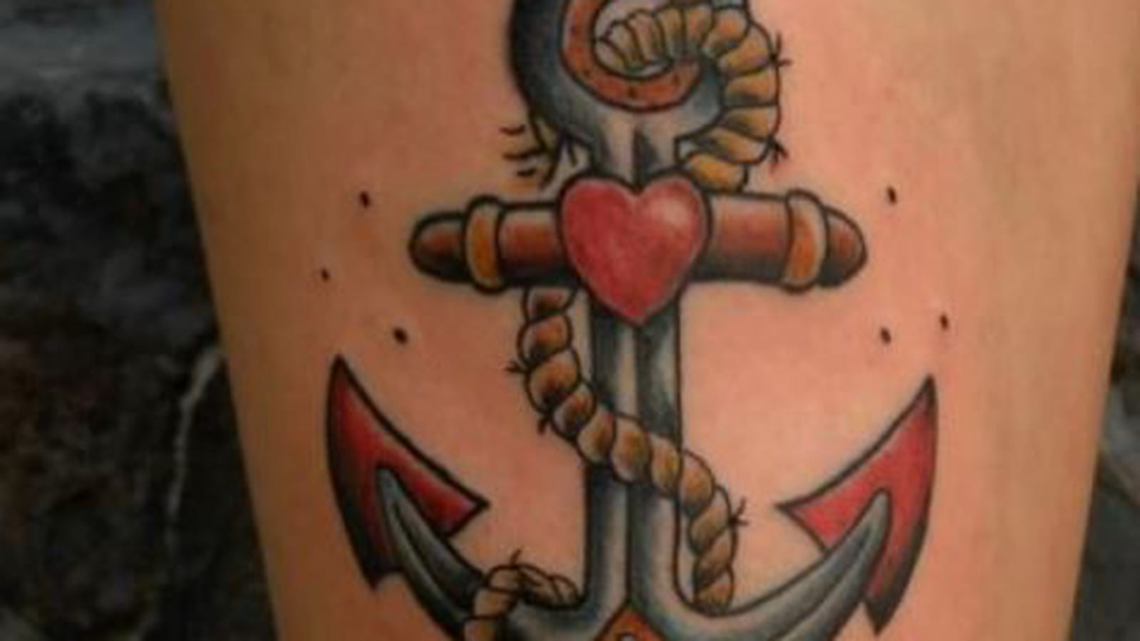 Ancre marine old school sur la cuisse