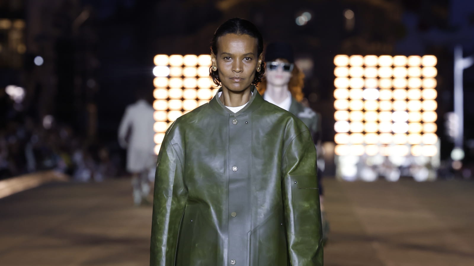 Look 3