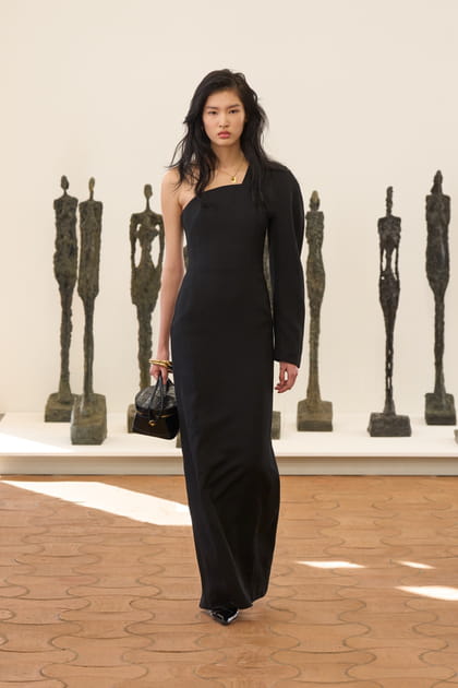 Look 32&nbsp;du d&eacute;fil&eacute; Jacquemus "Les sculptures"