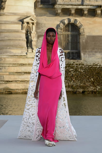 Look 25&nbsp;du d&eacute;fil&eacute; Valentino haute couture automne-hiver 2023-2024