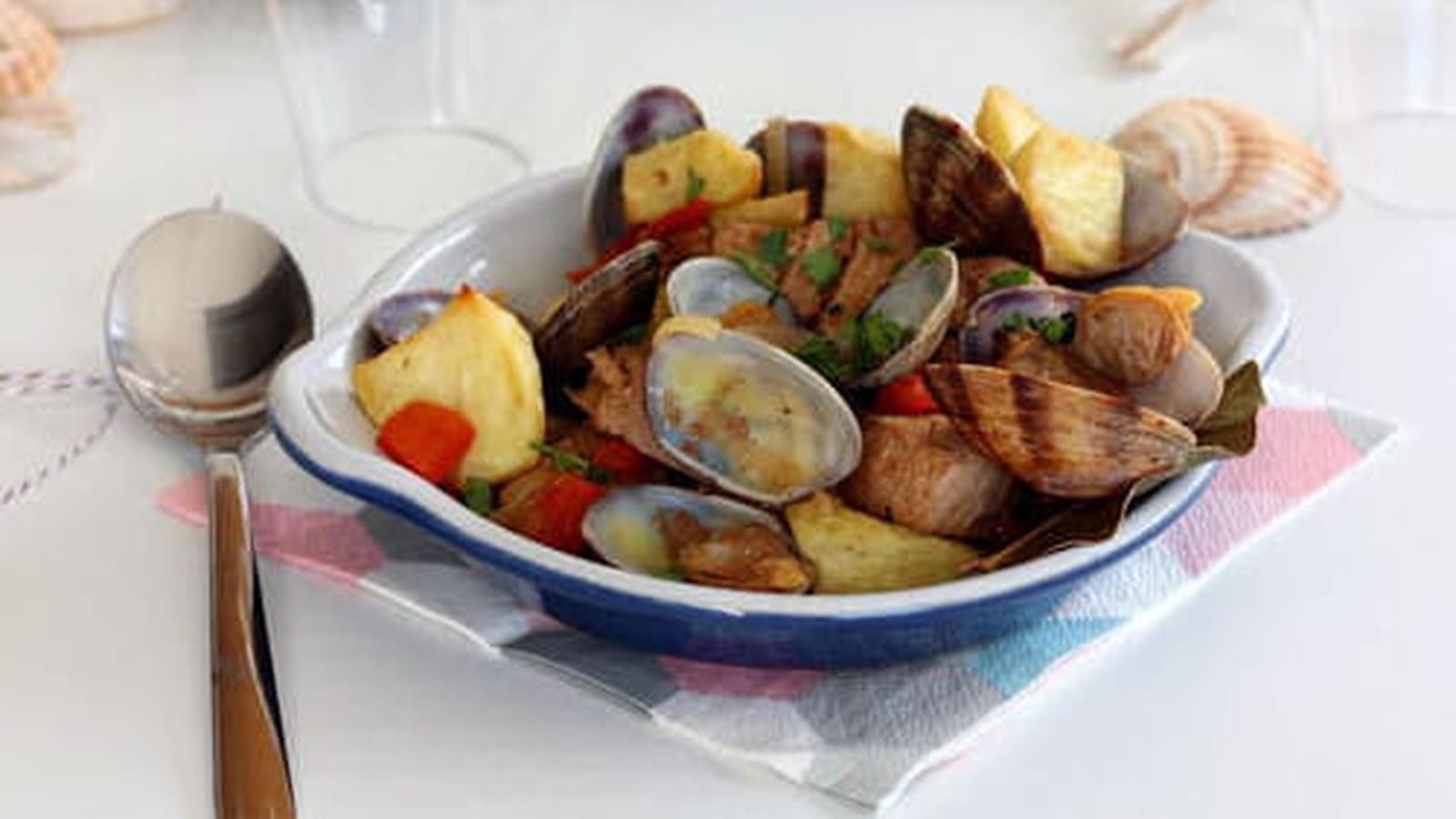 Filet mignon de porc aux palourdes