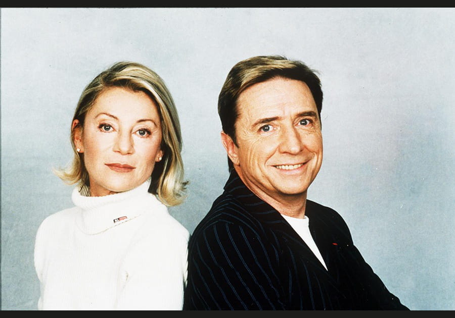 Sheila, splendide avec son carr&eacute; court