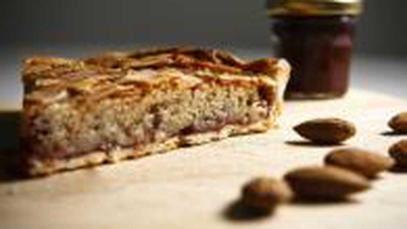 Tarte aux amandes-fraises