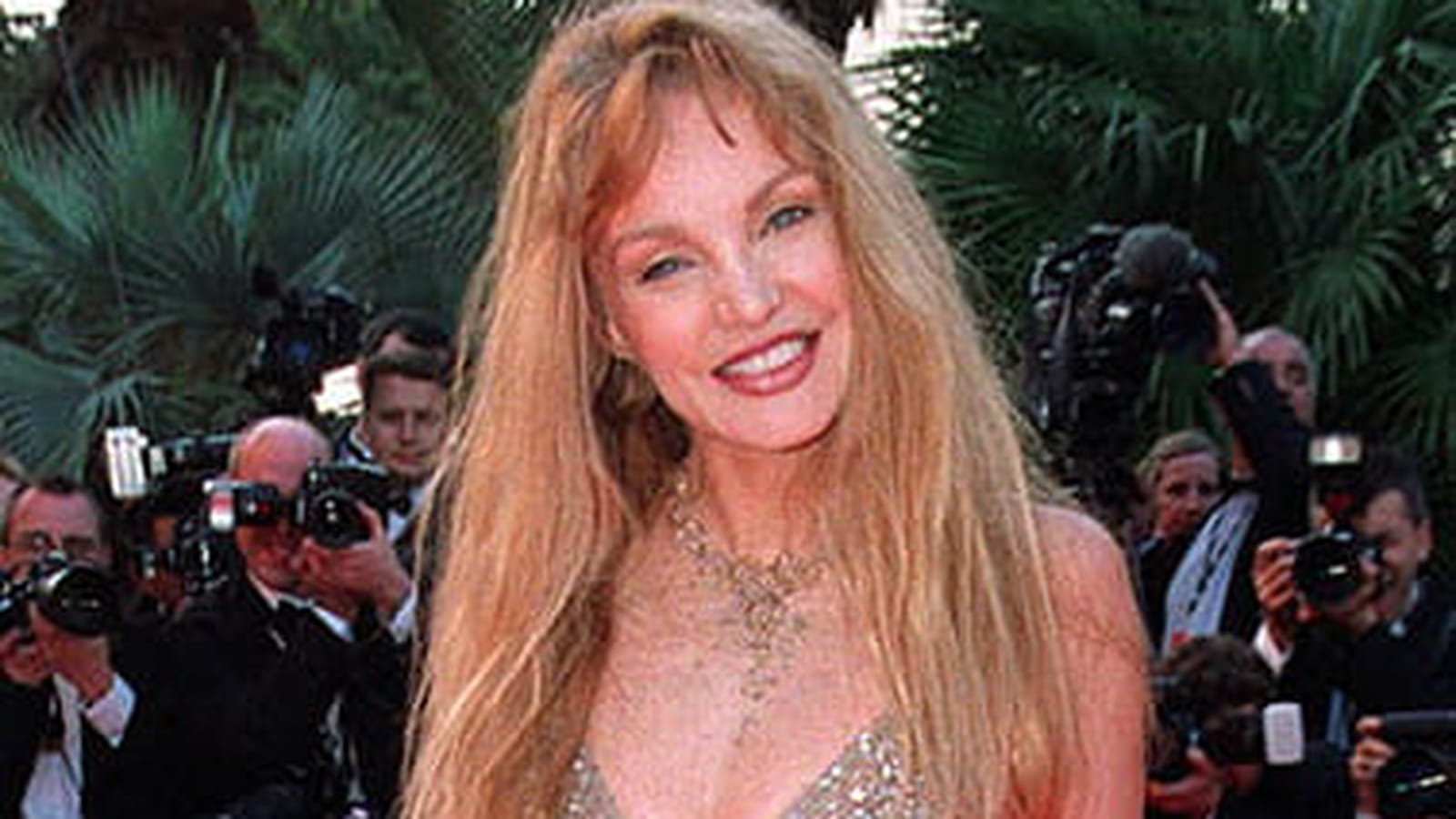 Arielle Dombasle le 9 mai 2001