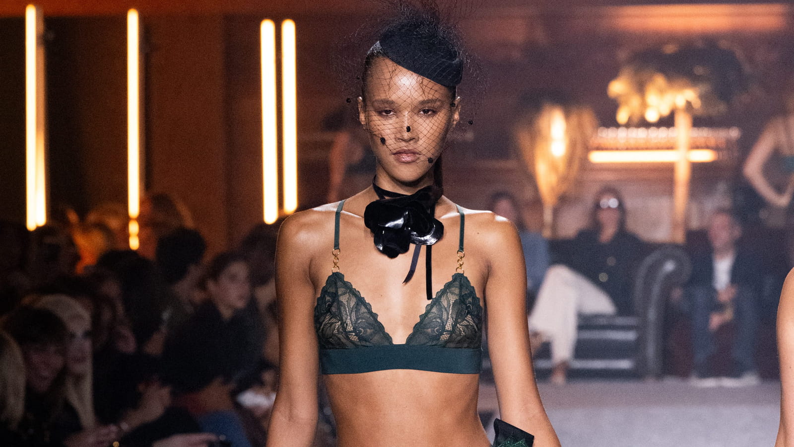 Look 28