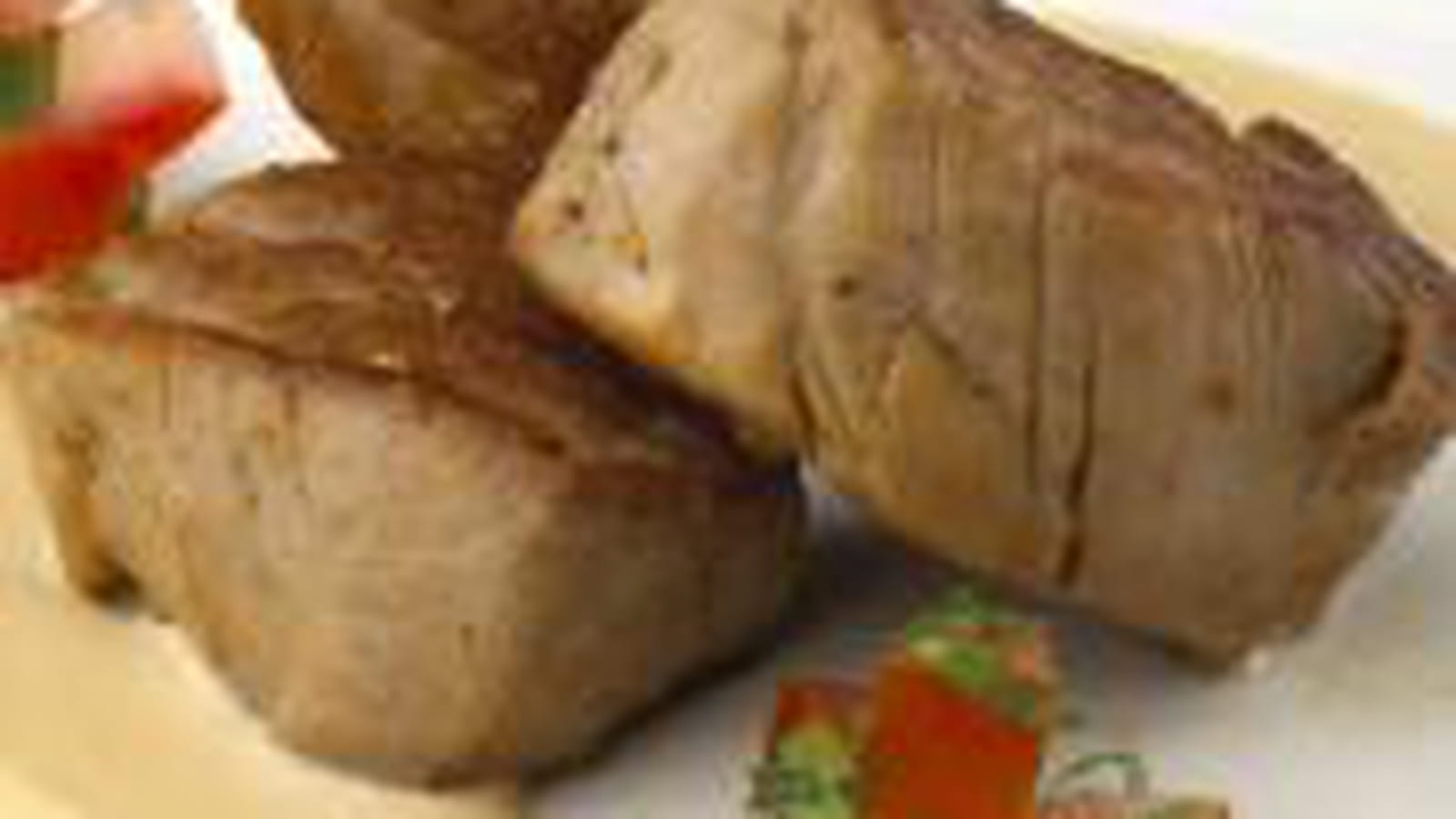 Noisettes de porc et crème de Neufchâtel AOP