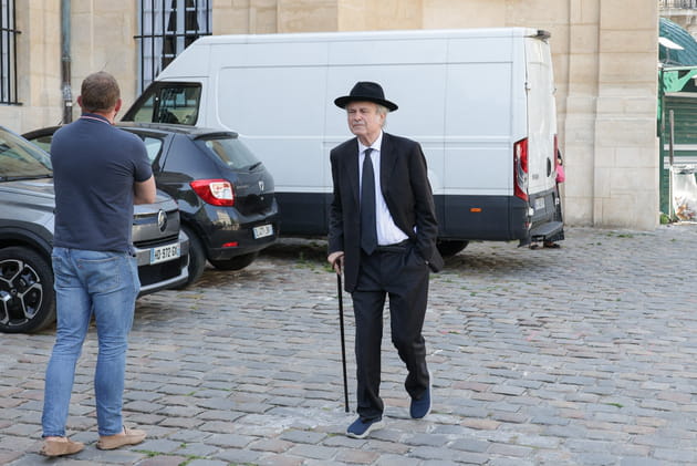 Franz-Olivier Giesbert arrive aux obsèques de Philippe Labro