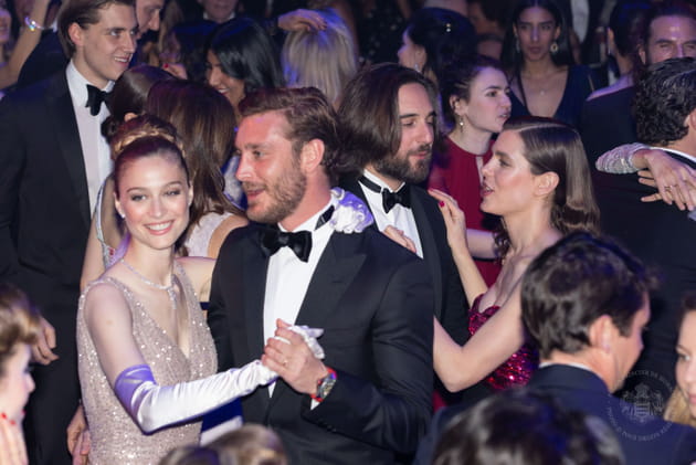 Les jeunes couples s'affichent sur la piste