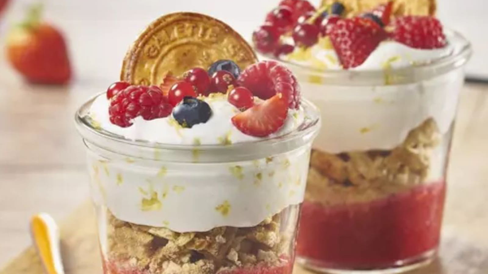 Tiramisu aux fruits rouges et galettes St Michel