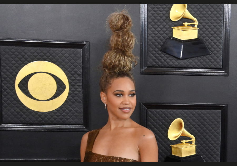 Flop&nbsp;: la coiffure XXL d'Amanda Reifer