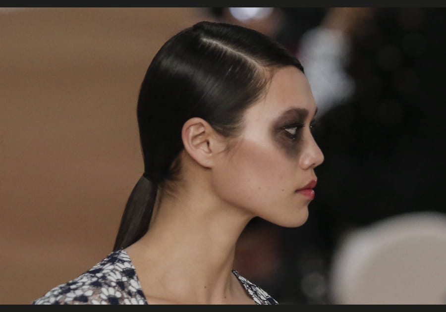 La queue-de-cheval plaqu&eacute;e de Chanel