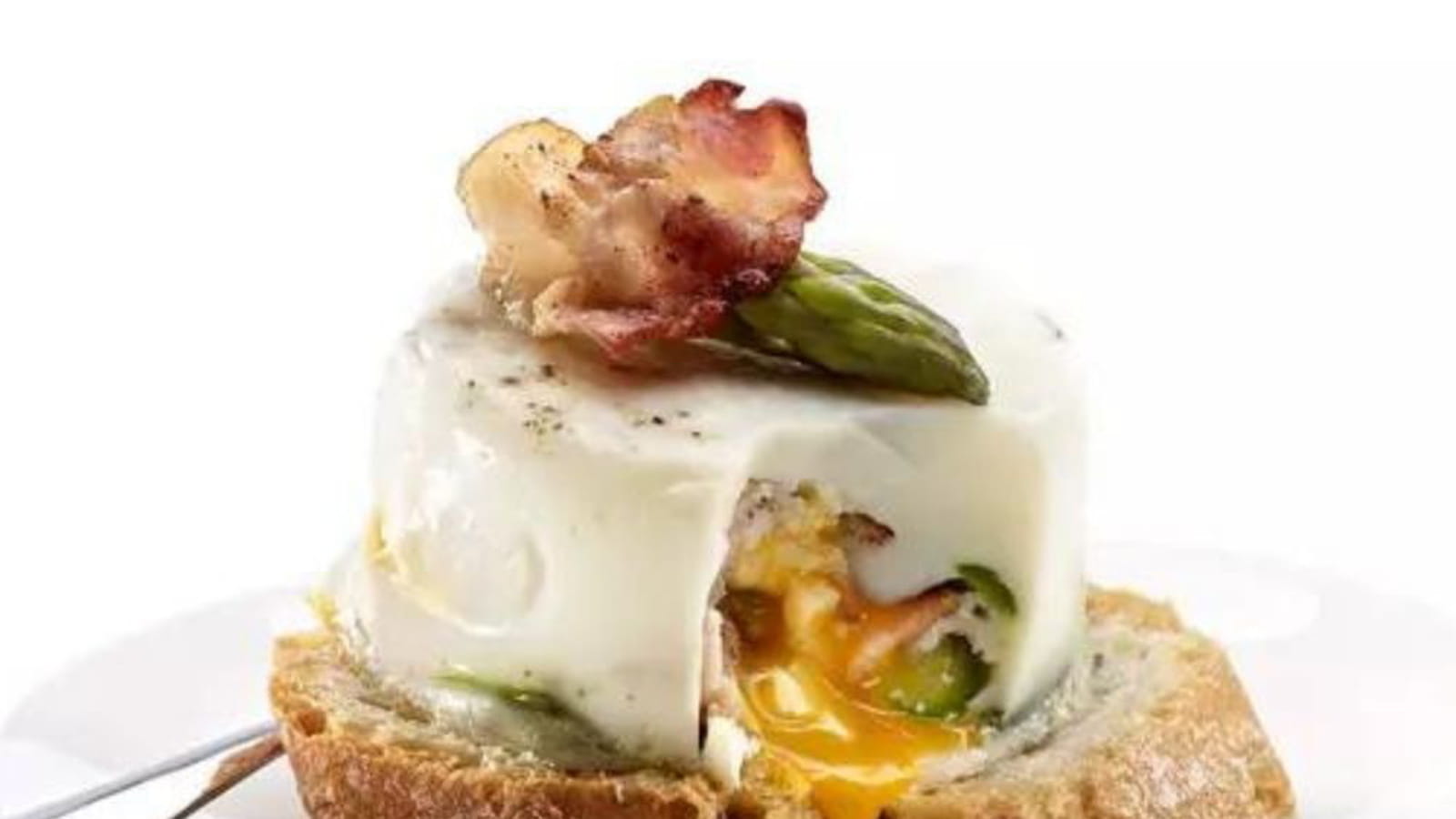 Oeuf poché aux asperges et bacon