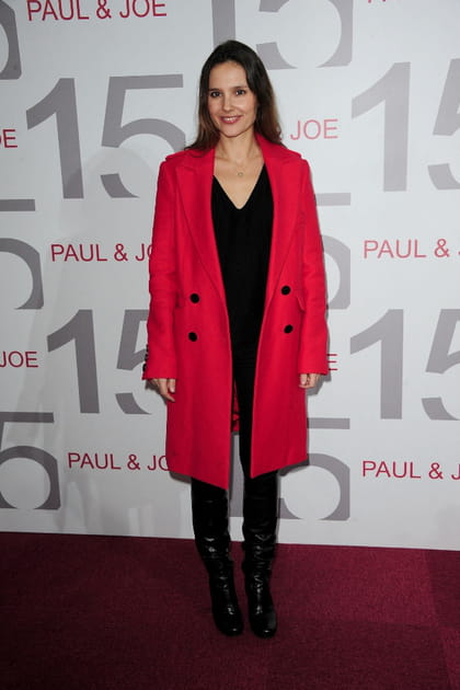 Virginie Ledoyen en manteau rose fonc&eacute;